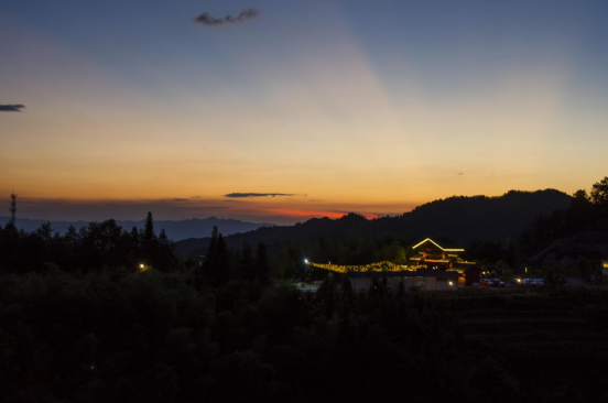 ƽ����ɽС���ɼٴ�