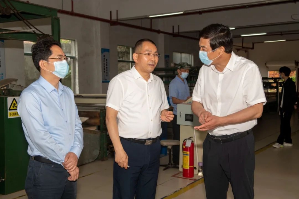 �����ڵ��вм��˹����������ص㴦����������